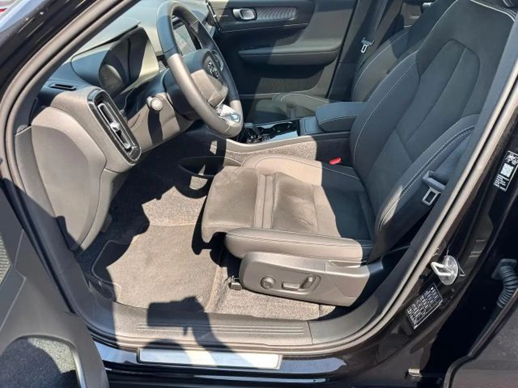 Volvo EX40