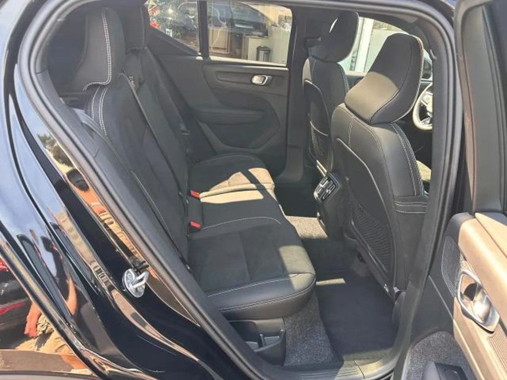 Volvo EX40