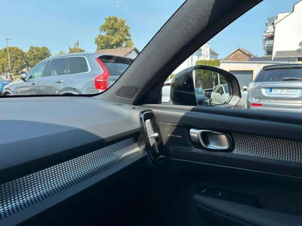 Volvo EX40
