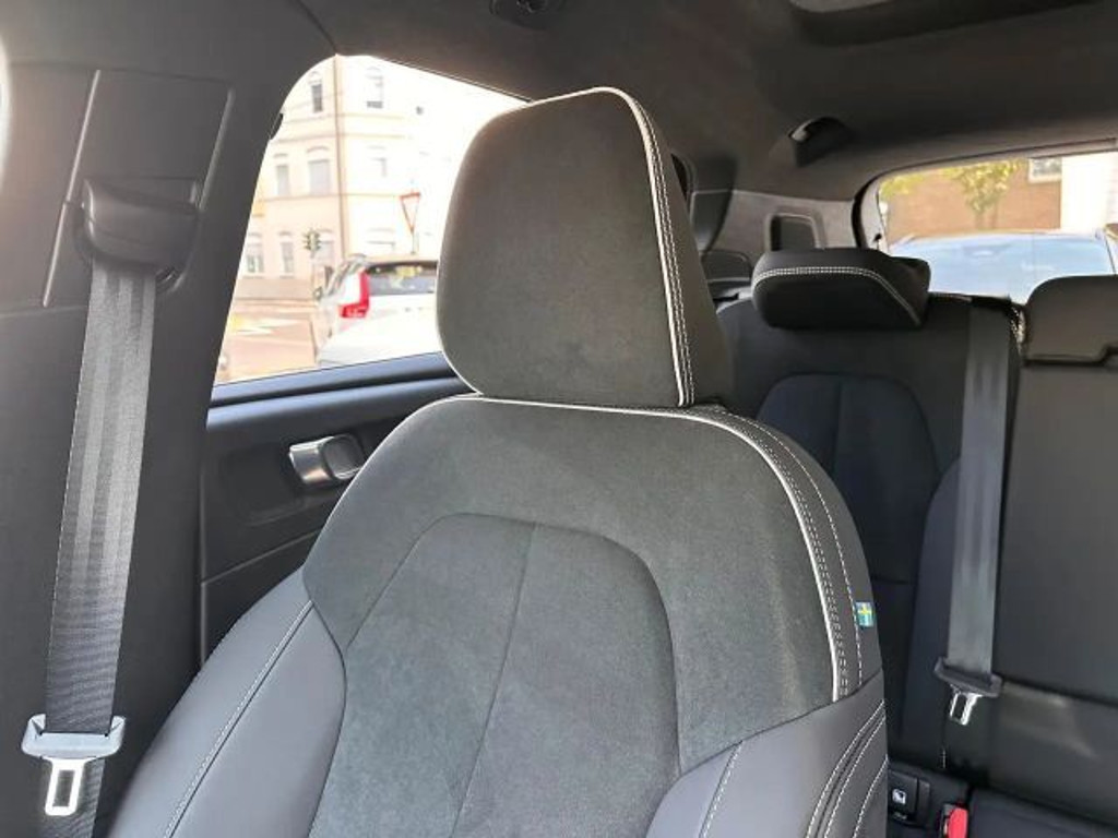 Volvo EX40