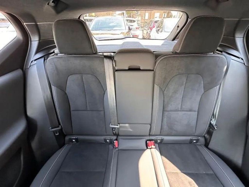 Volvo EX40