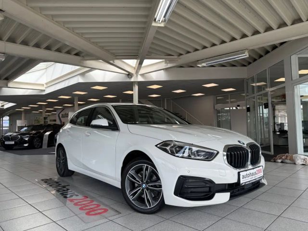 BMW 1 Serie 116 Sport Line Sedan 116d