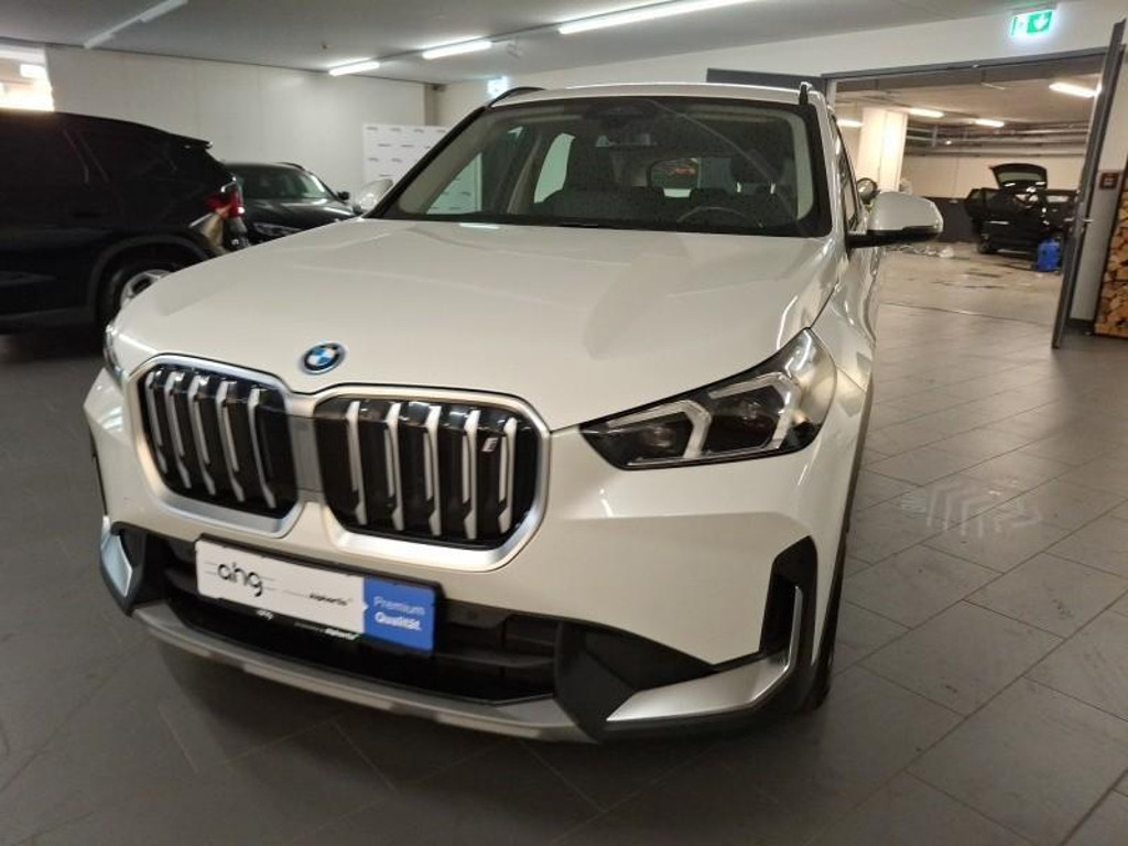 BMW iX1