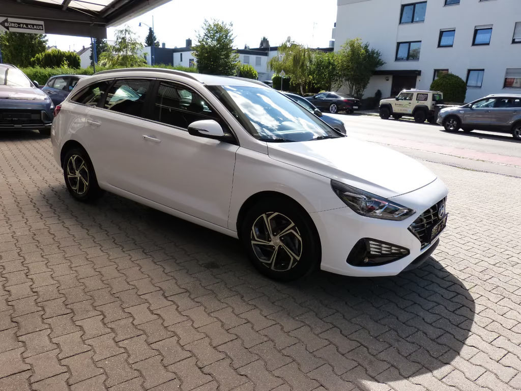 Hyundai i30 CW TEMPOMAT SHZ LHZ KLIMAAUT. KEYLESS