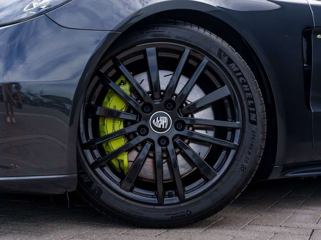 Porsche Panamera E-Hybrid 4