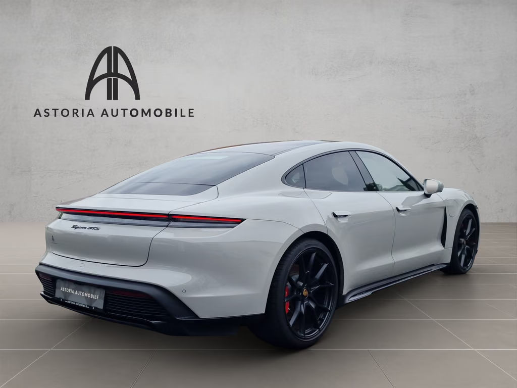 Porsche Taycan