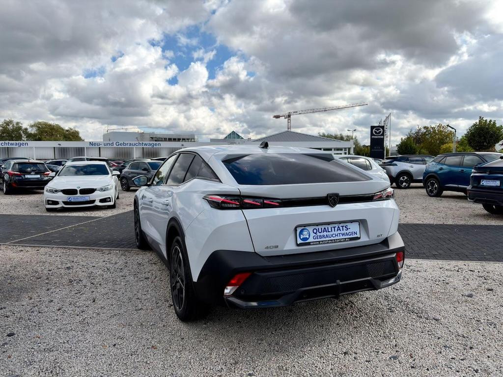 Peugeot 408
