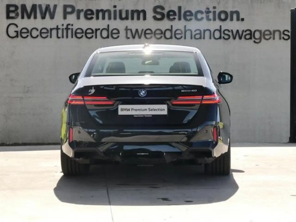 BMW i5