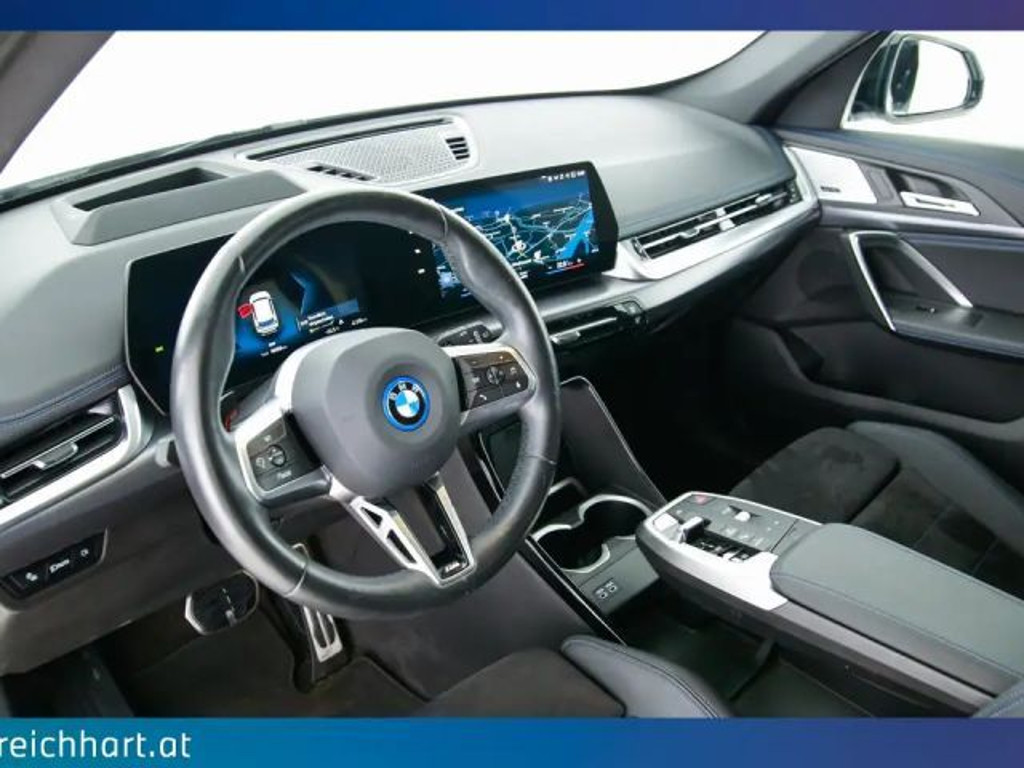 BMW iX1