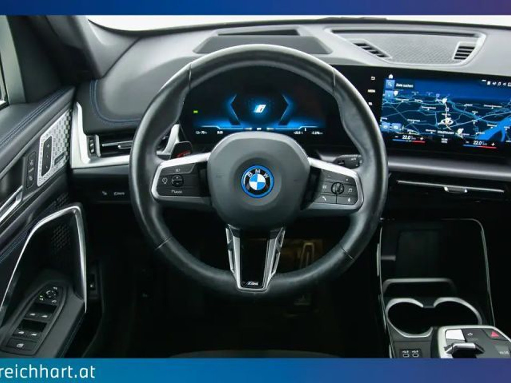 BMW iX1