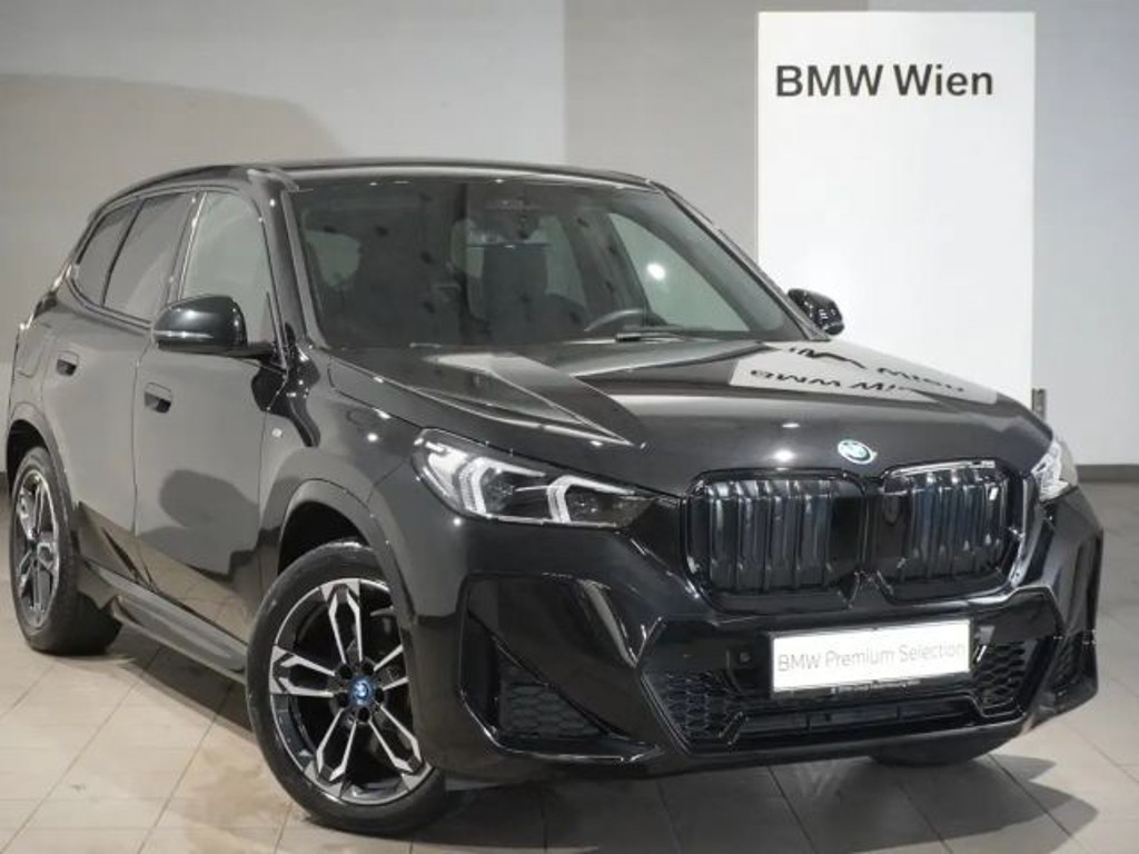 BMW iX1 xDrive30