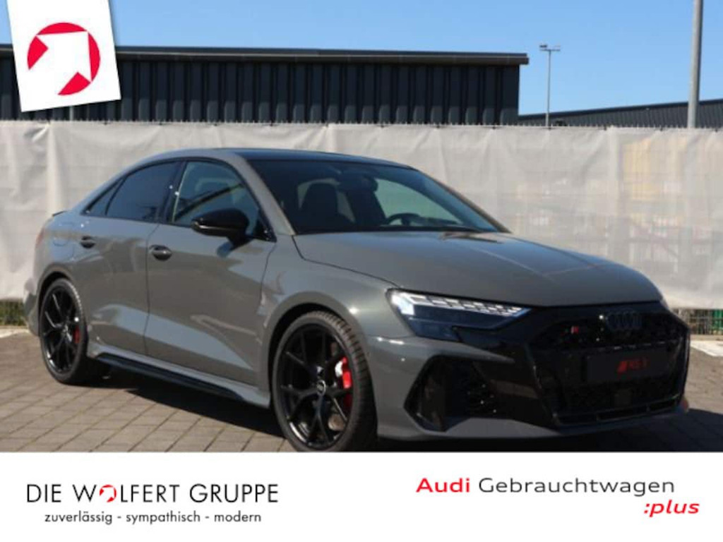 Audi RS3 Sedan Quattro S-Tronic