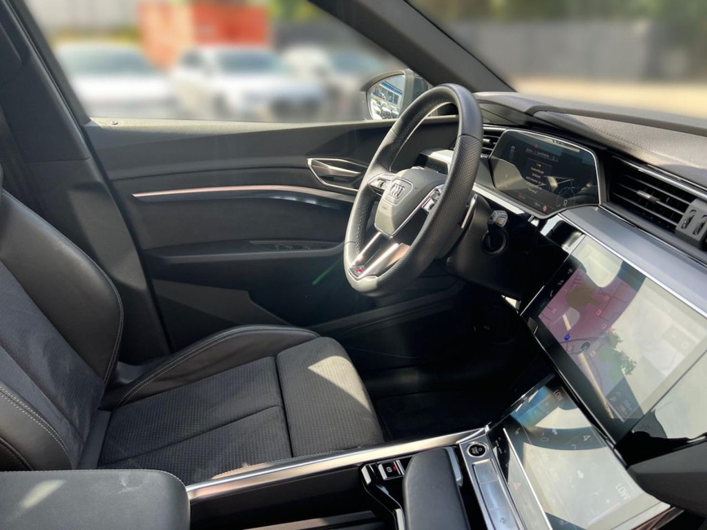 Audi Q8 e-tron