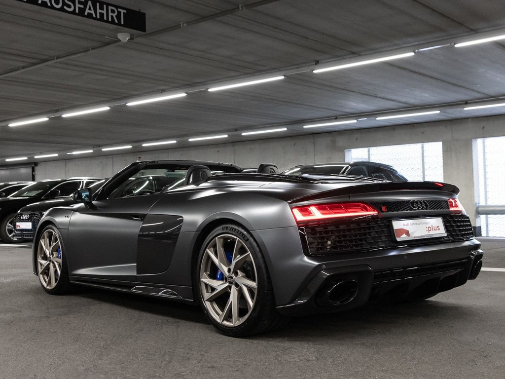 Audi R8