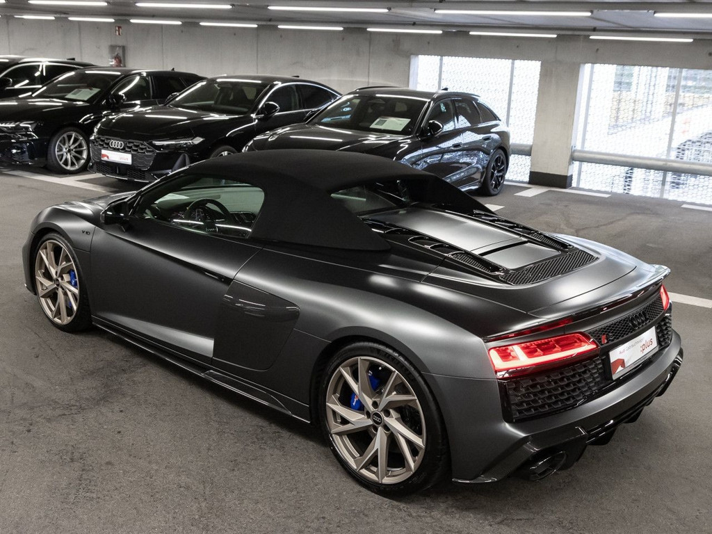 Audi R8