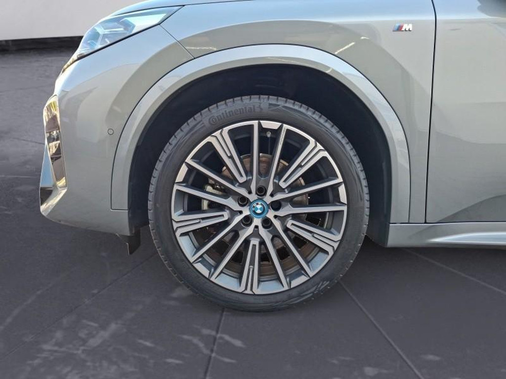 BMW iX2