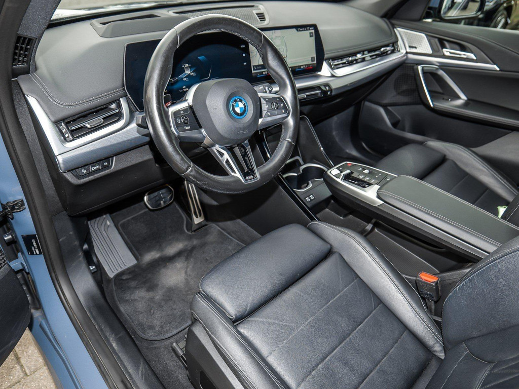 BMW iX1
