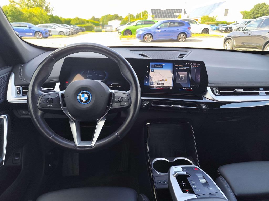 BMW iX1