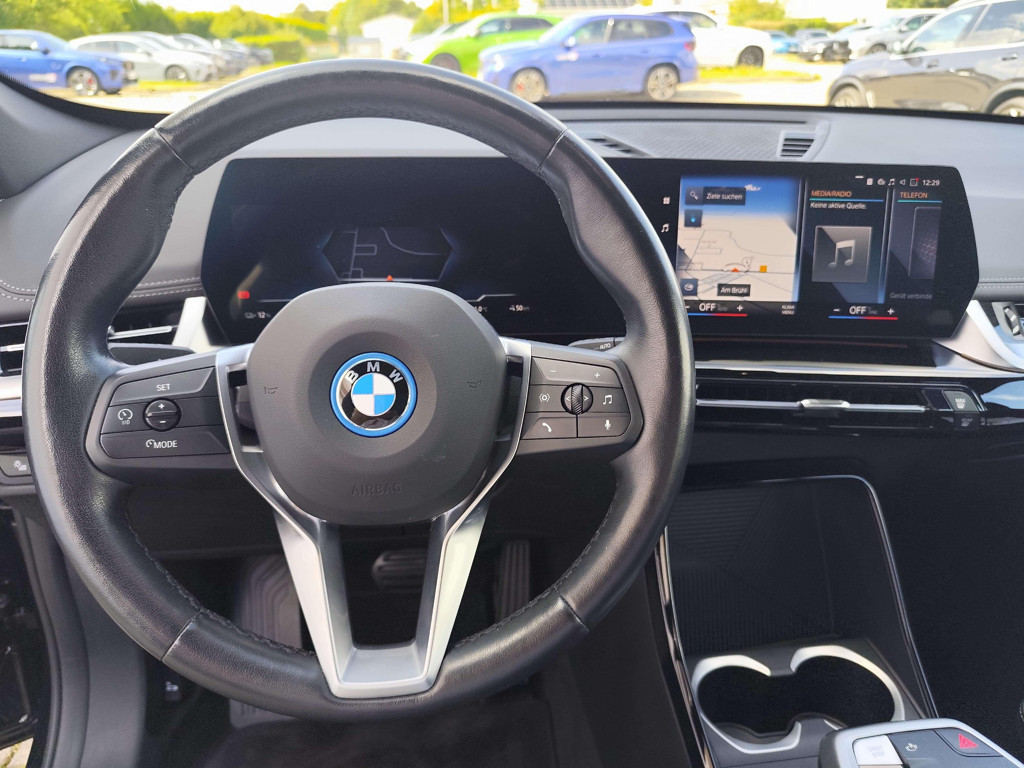BMW iX1