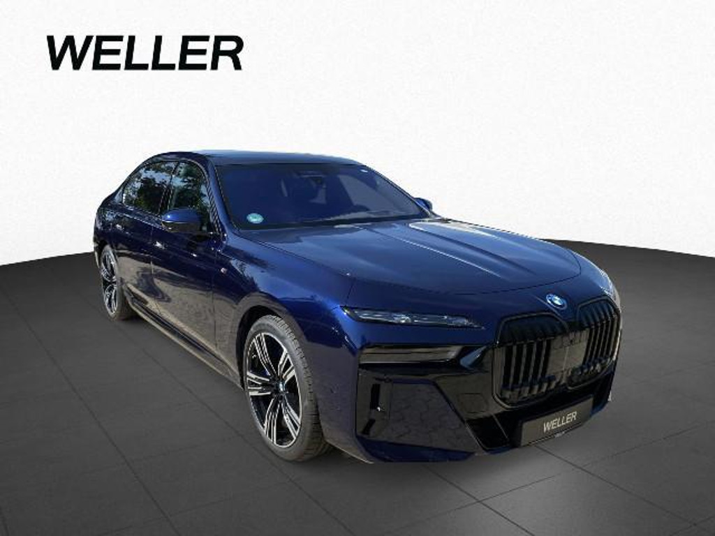 BMW i7