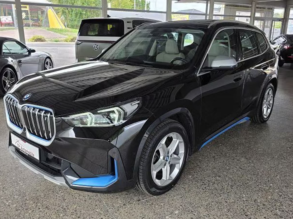 BMW iX1 xLine*Pano*Inno*HuD*Kam+Park*SH*Spu 93,5%