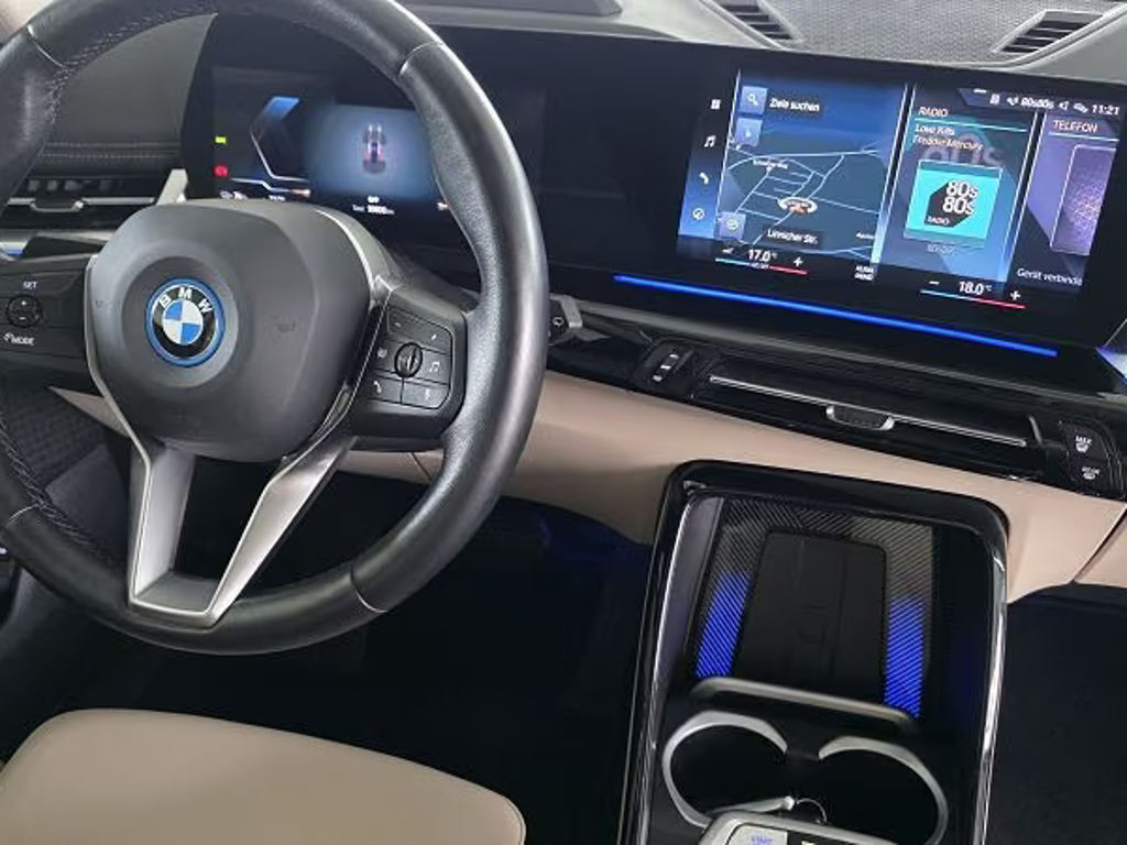 BMW iX1