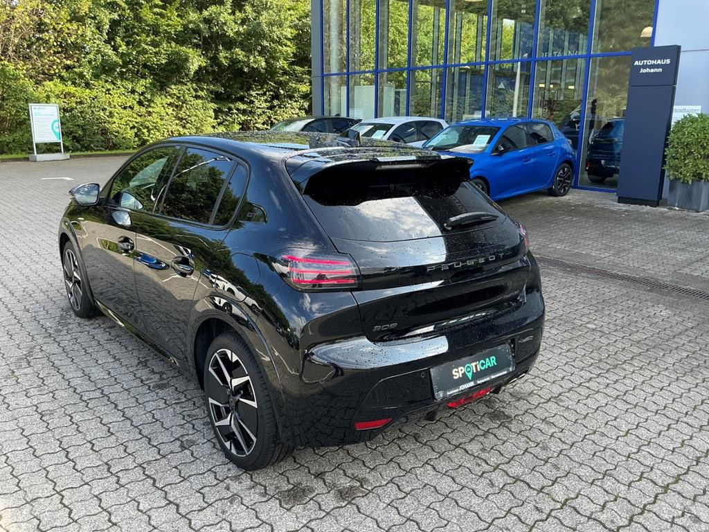 Peugeot e-208