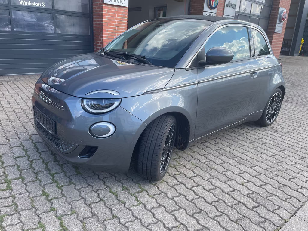 Fiat 500e La Prima