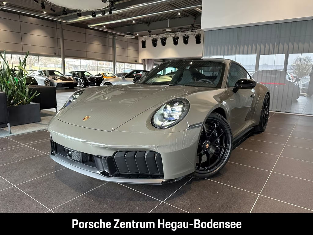 Porsche 911 GTS 4 992 Carrera