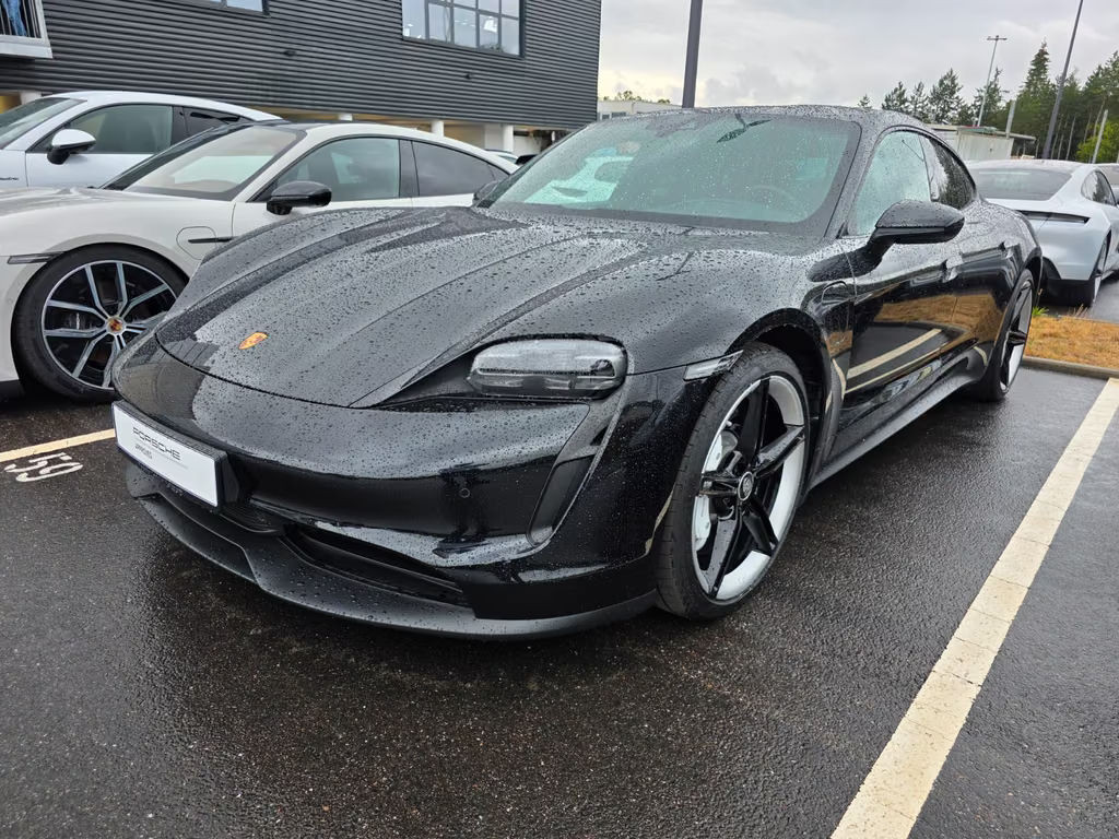 Porsche Taycan Bose/HuD/PASM/PSCB