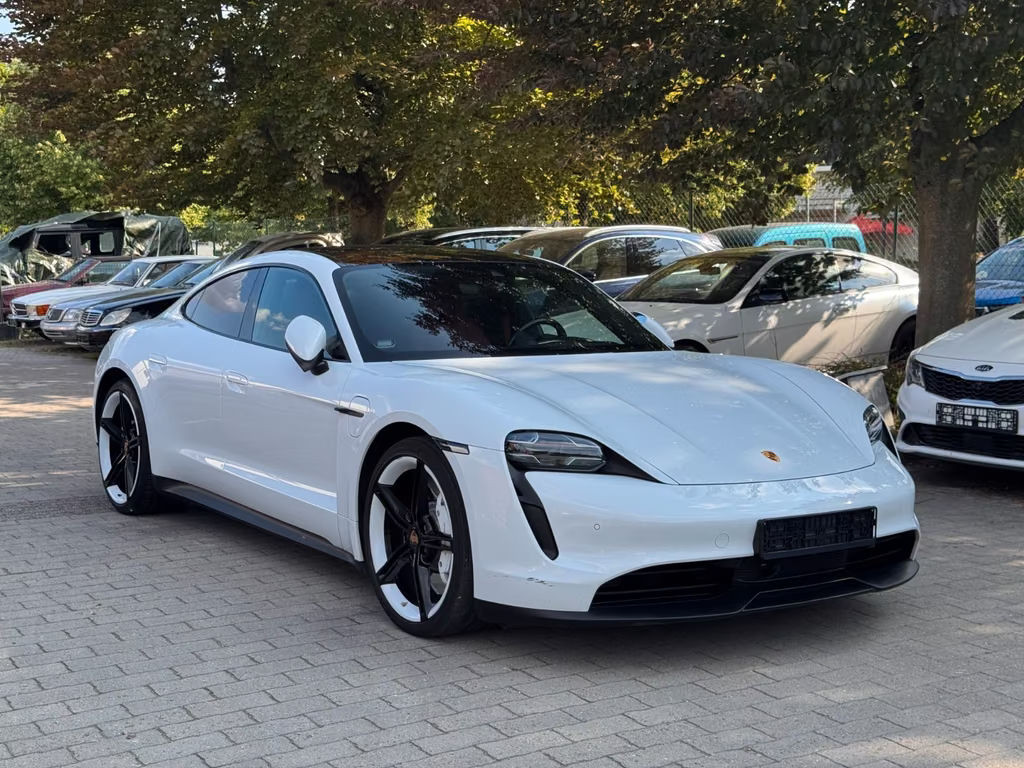 Porsche Taycan Pano/Spur/ACC/TOT/