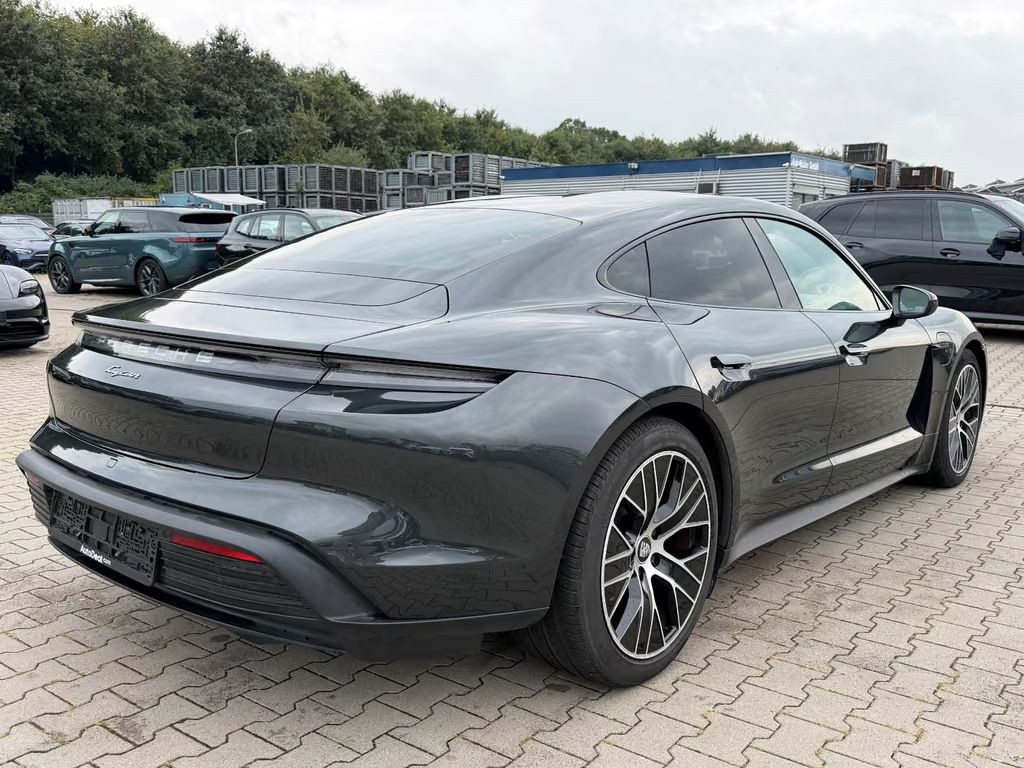 Porsche Taycan