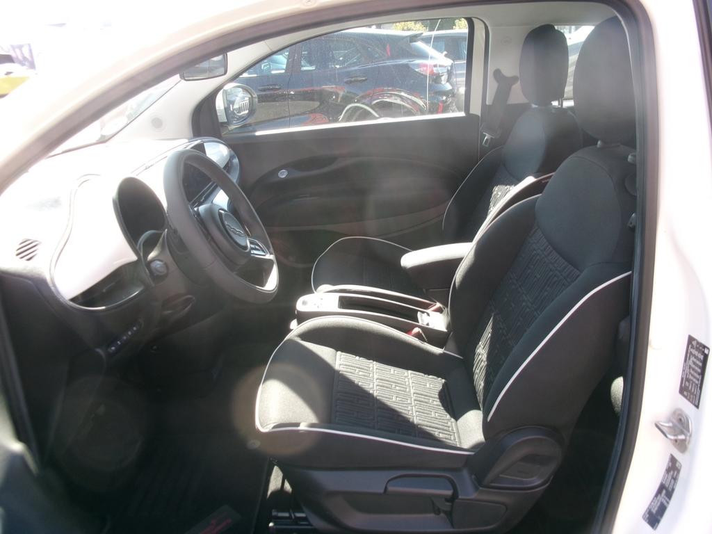 Fiat 500e PDC SHZ Klimaautom Fahrerprofil DAB Digital