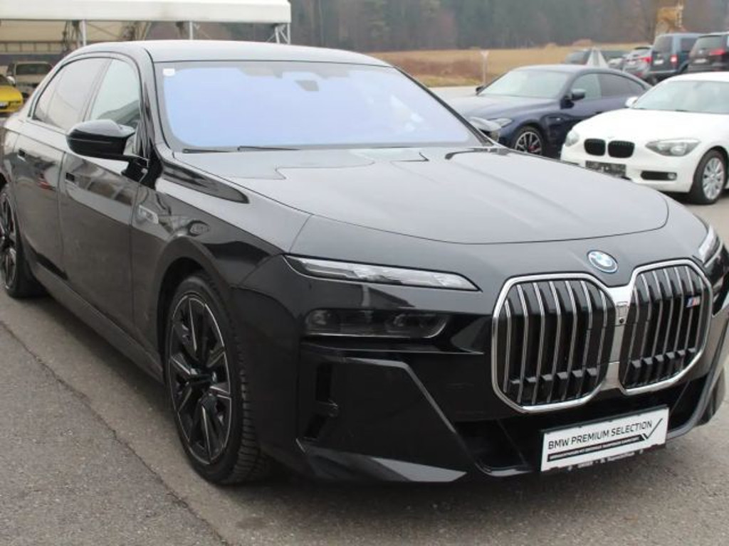 BMW i7 xDrive Sedan M70