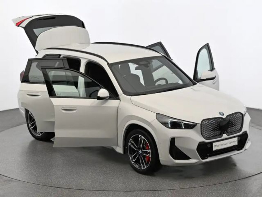 BMW iX1