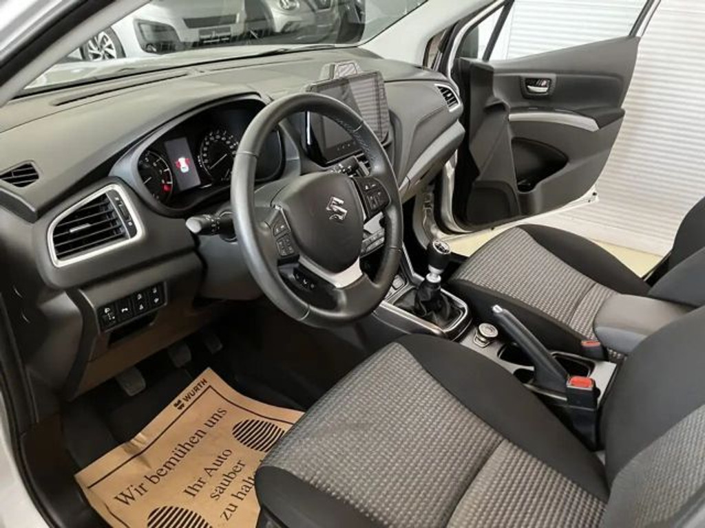 Suzuki S-Cross