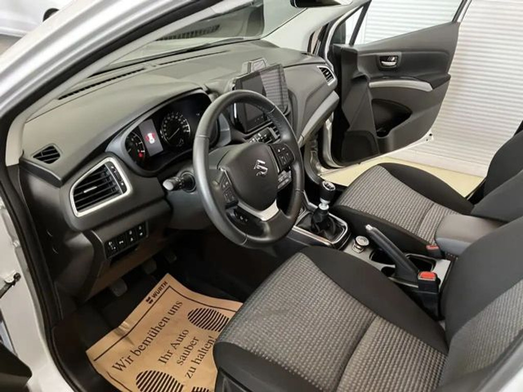 Suzuki S-Cross