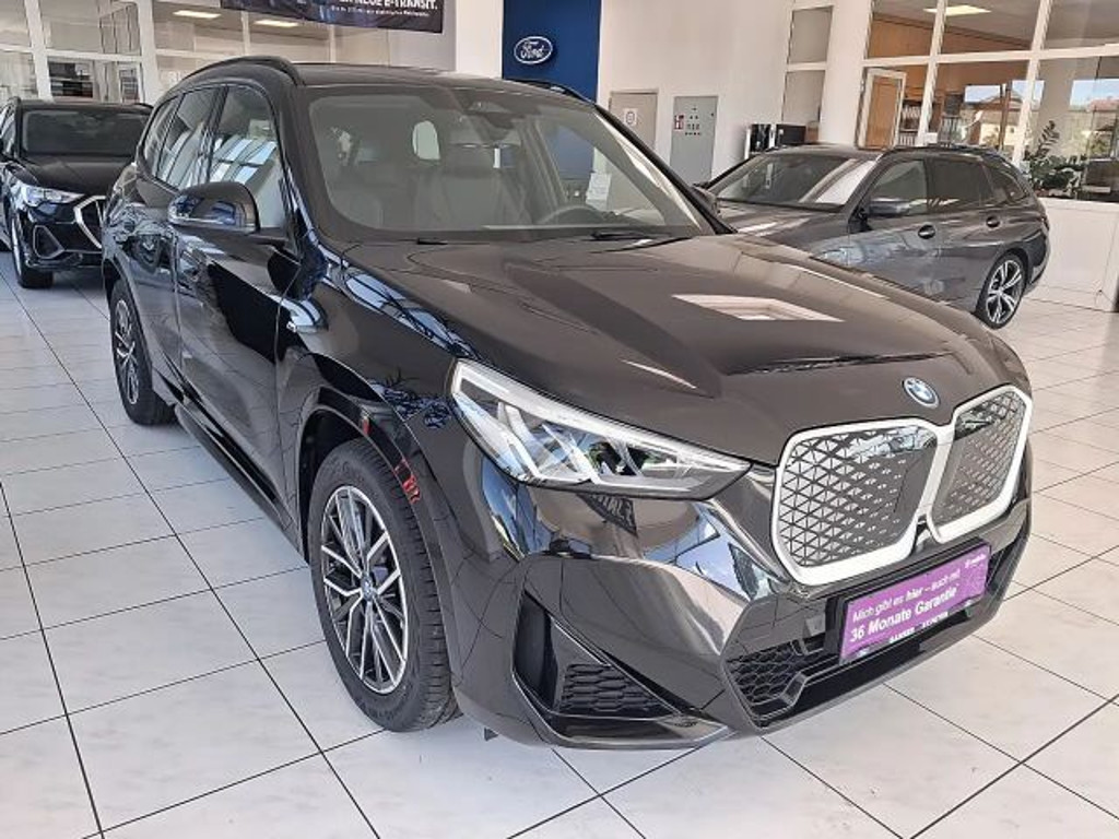 BMW iX1