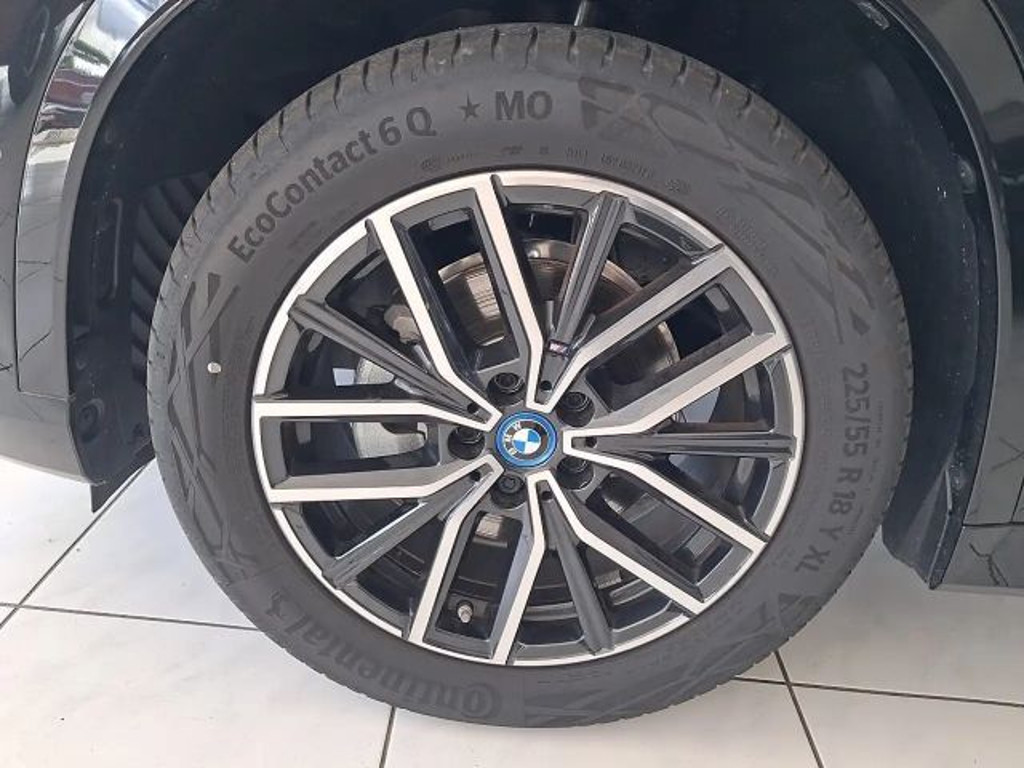 BMW iX1