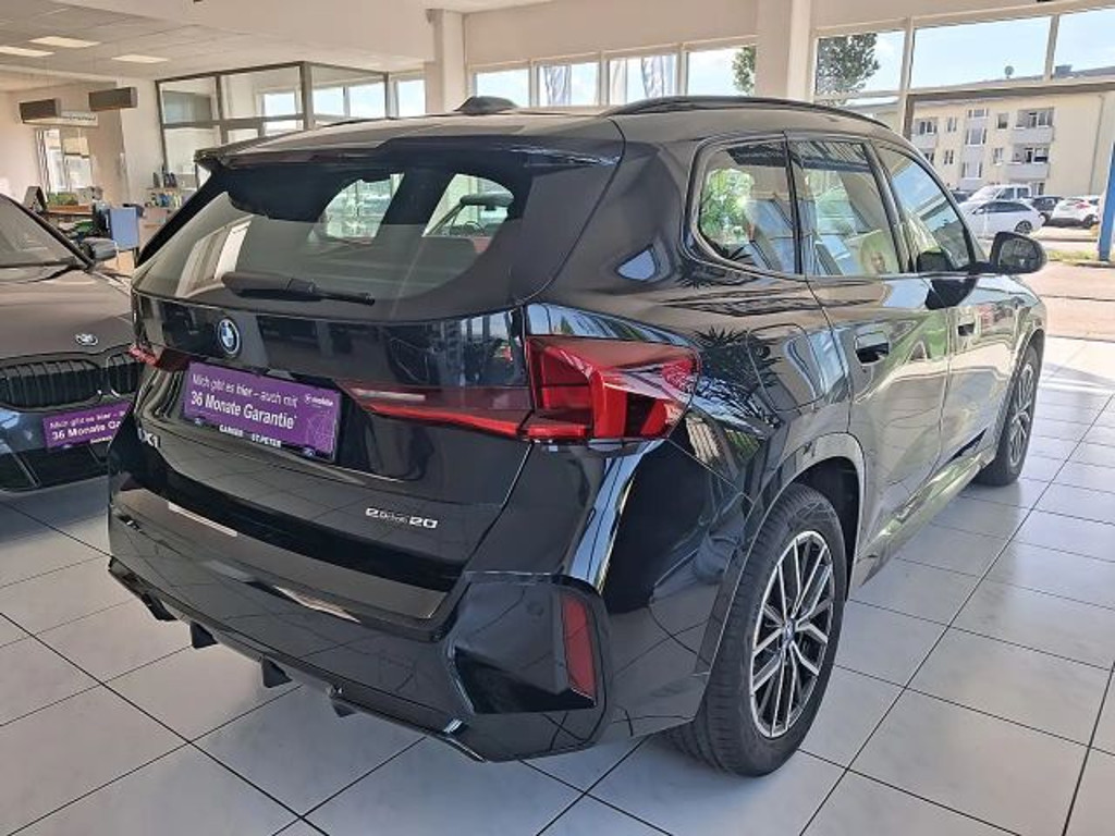 BMW iX1
