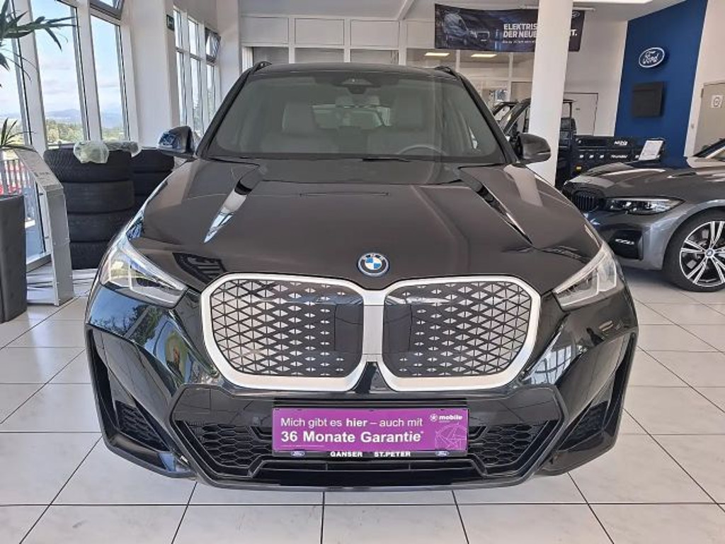 BMW iX1