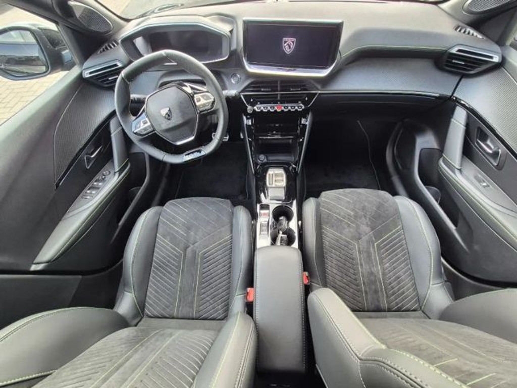 Peugeot e-208
