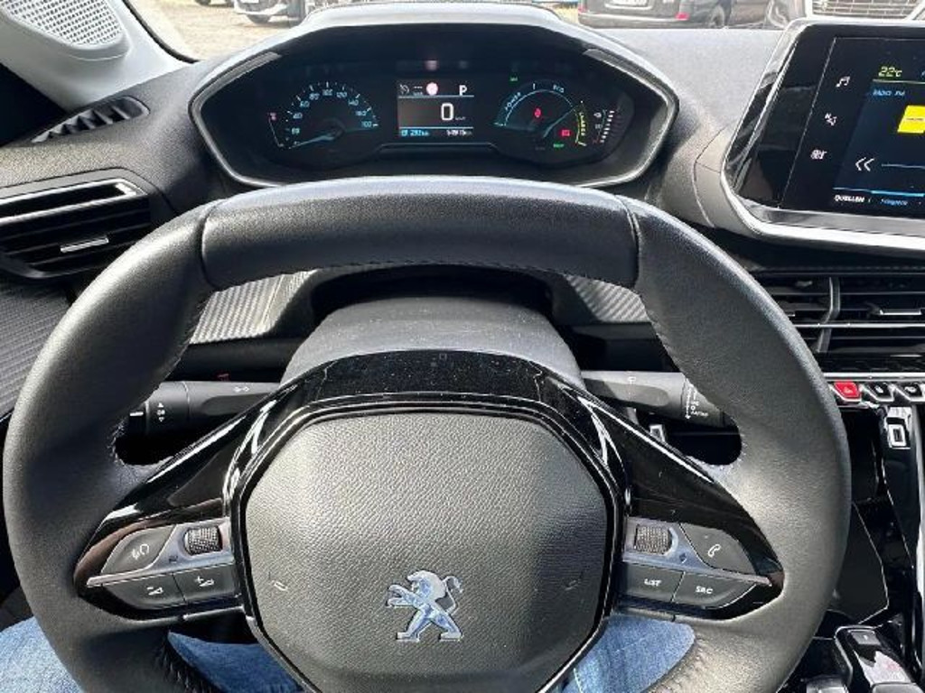 Peugeot e-208