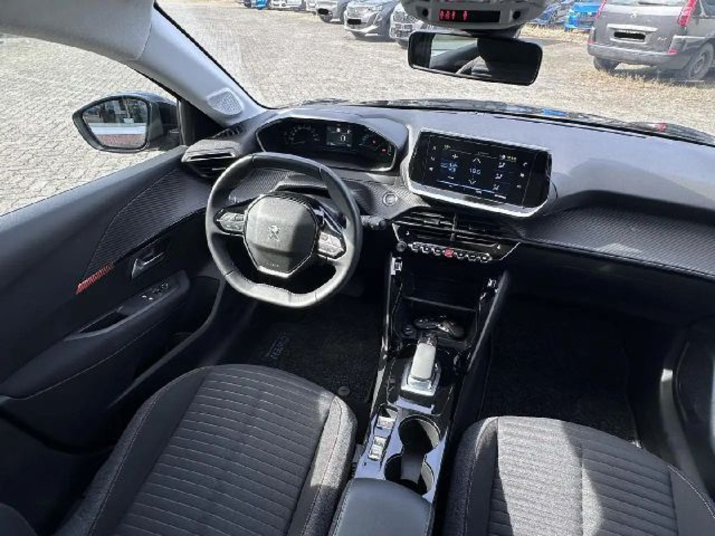 Peugeot e-208