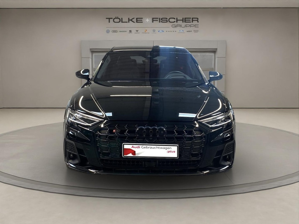 Audi S8