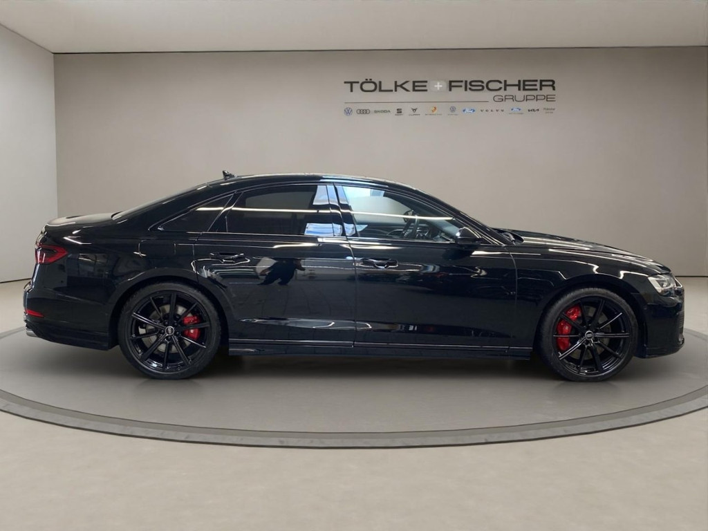 Audi S8
