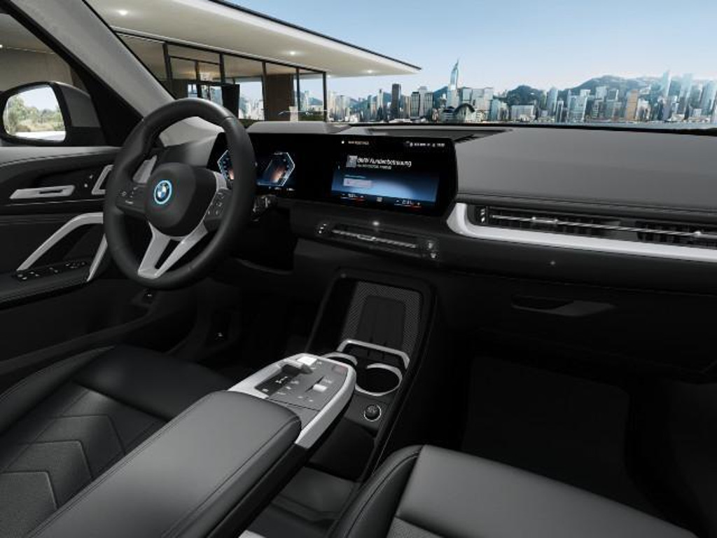 BMW iX1