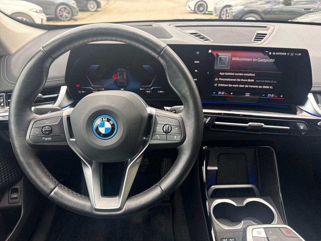 BMW iX1