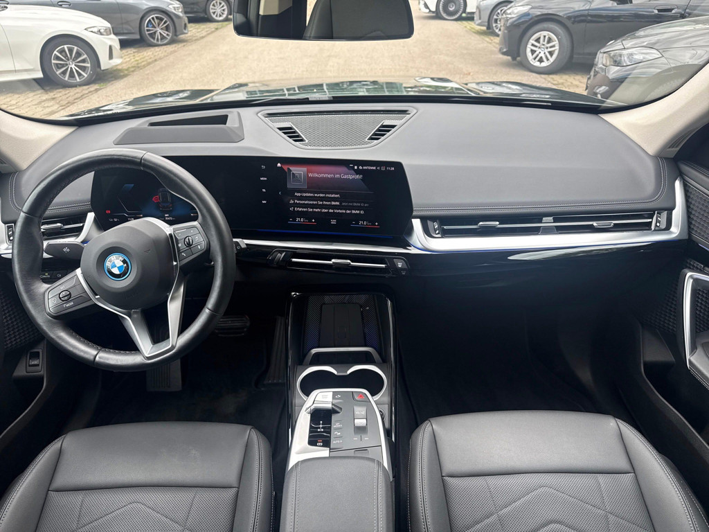 BMW iX1