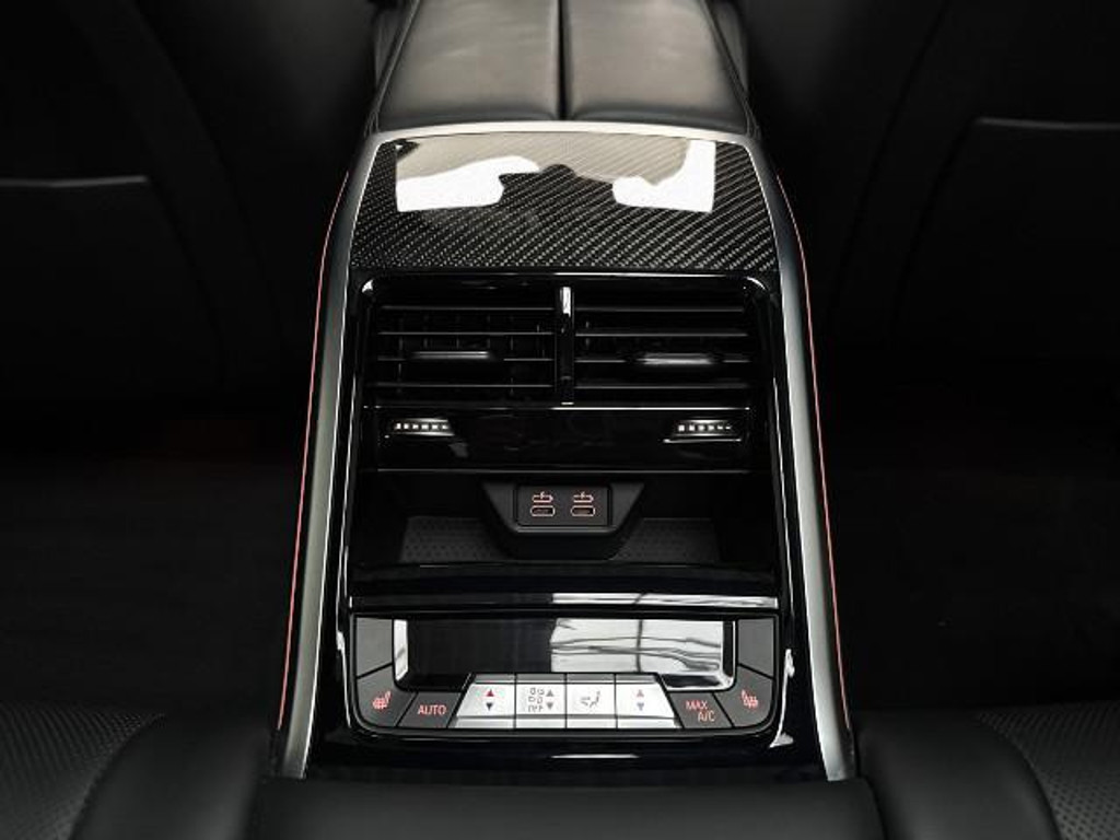 BMW M850